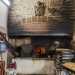 ...ma quello che balza allocchio  soprattutto il grande arco che racchiude lincandescente e profonda bocca del forno